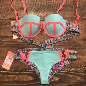 Maaji bikini set NWT MEDIUM